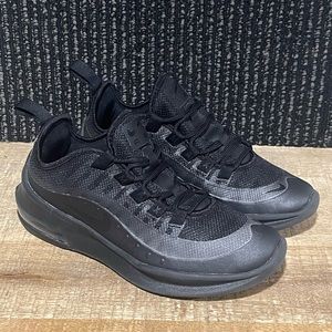 Nike Air Max Axis Kids Shoes - Size 3.5y